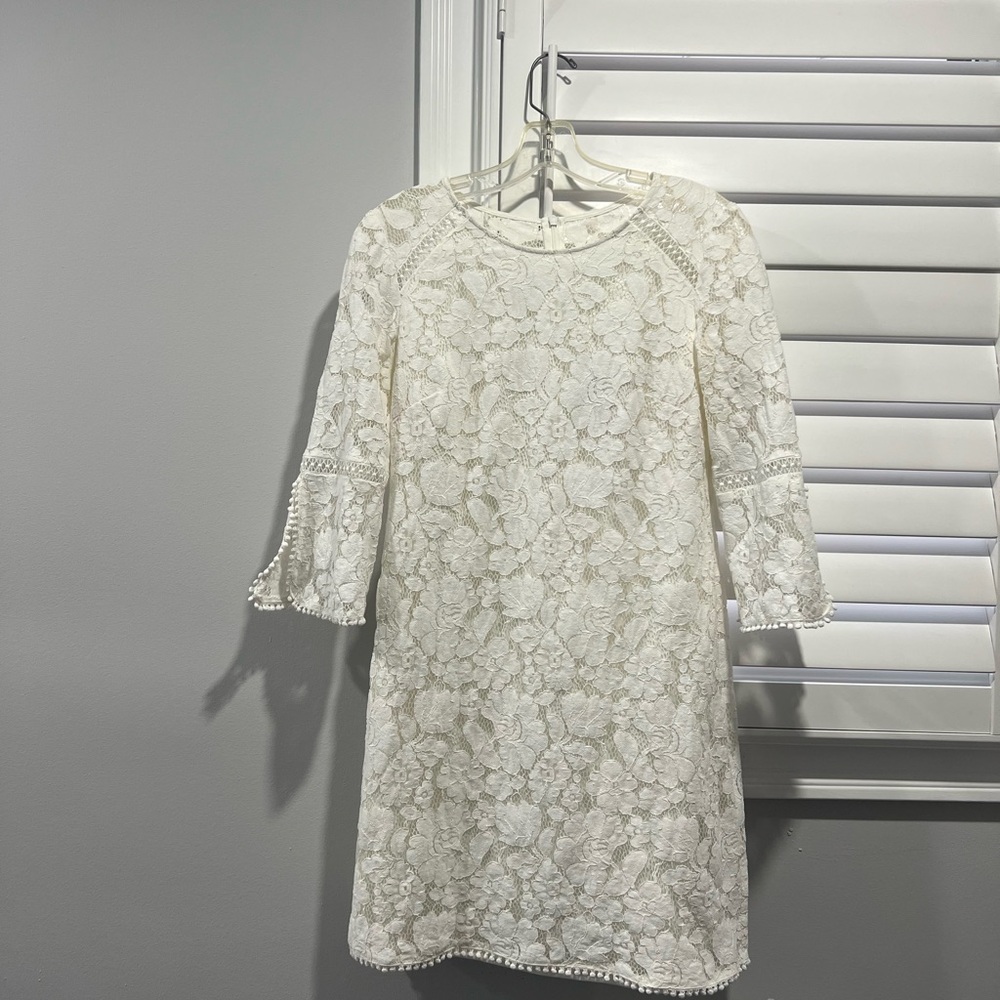 Vince Camuto White Summer Lace Dress with Raglan Sleeves